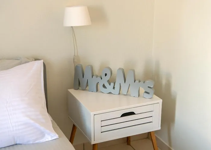 Splash With Amazing Sea Views In Casa vacanze Piso Livadi