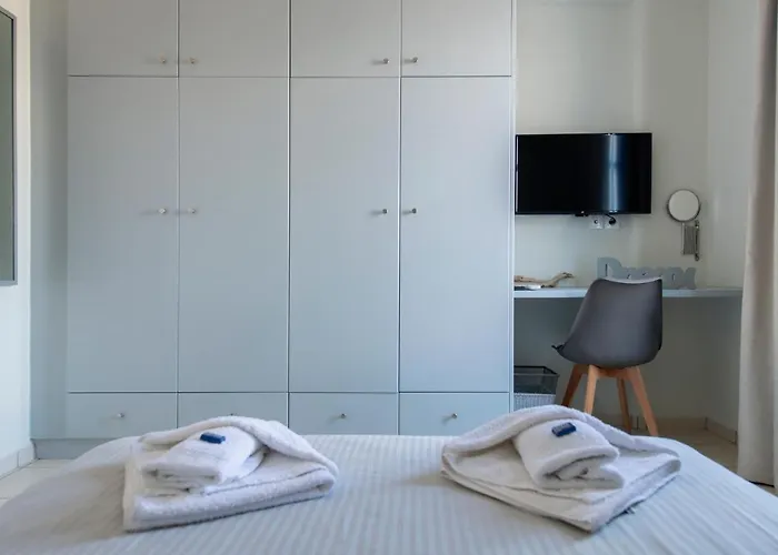 Splash With Amazing Sea Views In Casa vacanze Piso Livadi