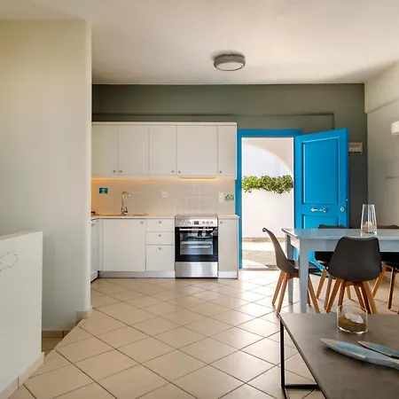 Splash With Amazing Sea Views In Holiday home *