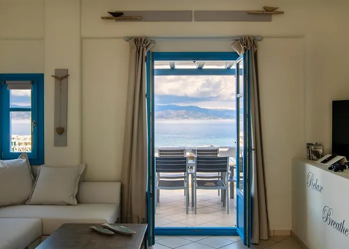 Splash With Amazing Sea Views In בית נופש