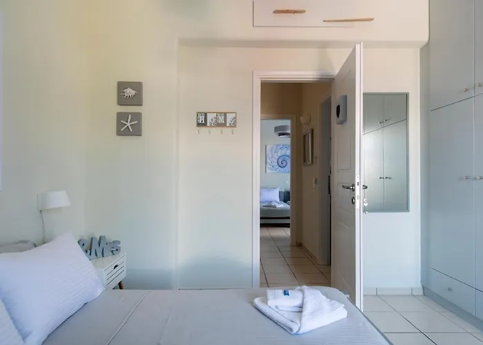 Splash With Amazing Sea Views In בית נופש